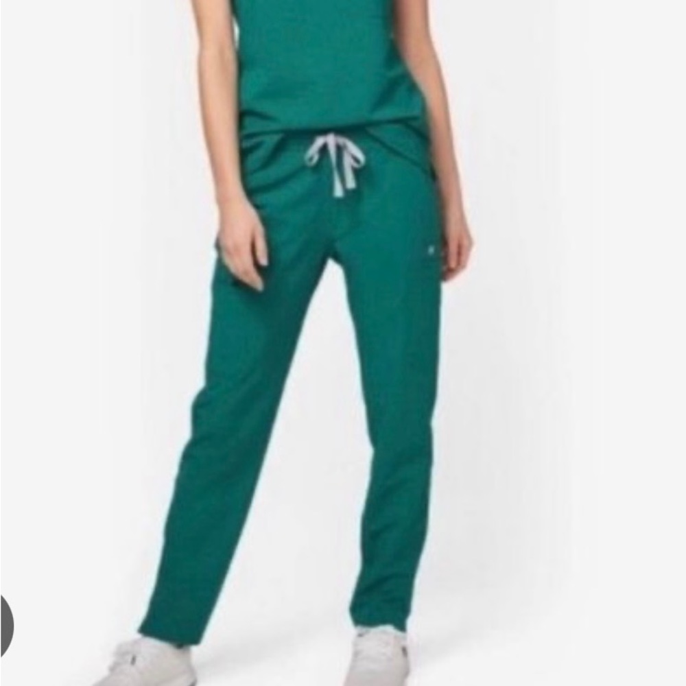 Figs small long cargo pant scrubs